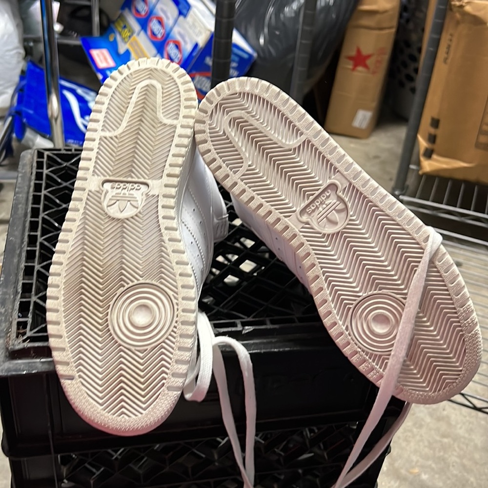 Adidas shoes - Picture 5 of 8